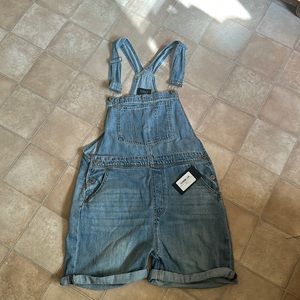 NWT- Risen - Women’s Shortalls - Size XL - 90’s relaxed vintage -